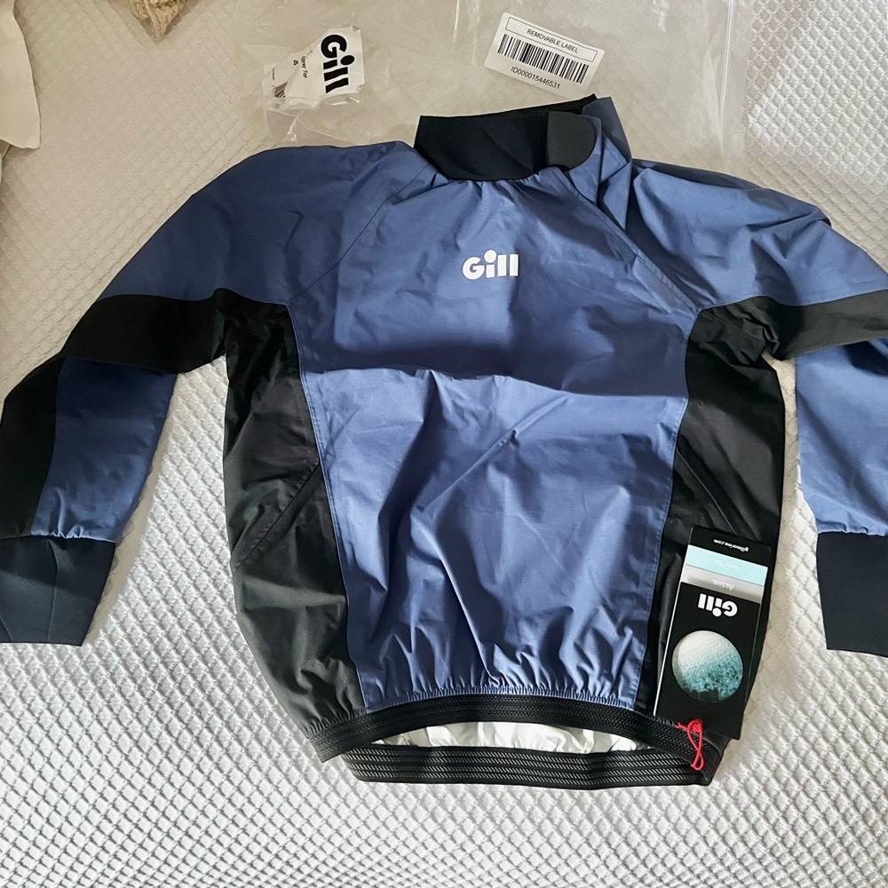NWT Gill Junior sailing spray top size small